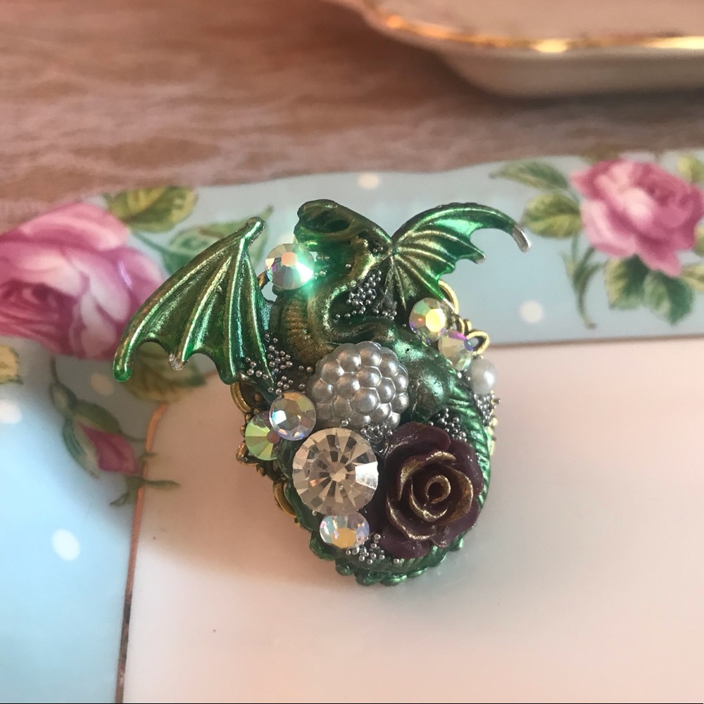 Green dragon ring